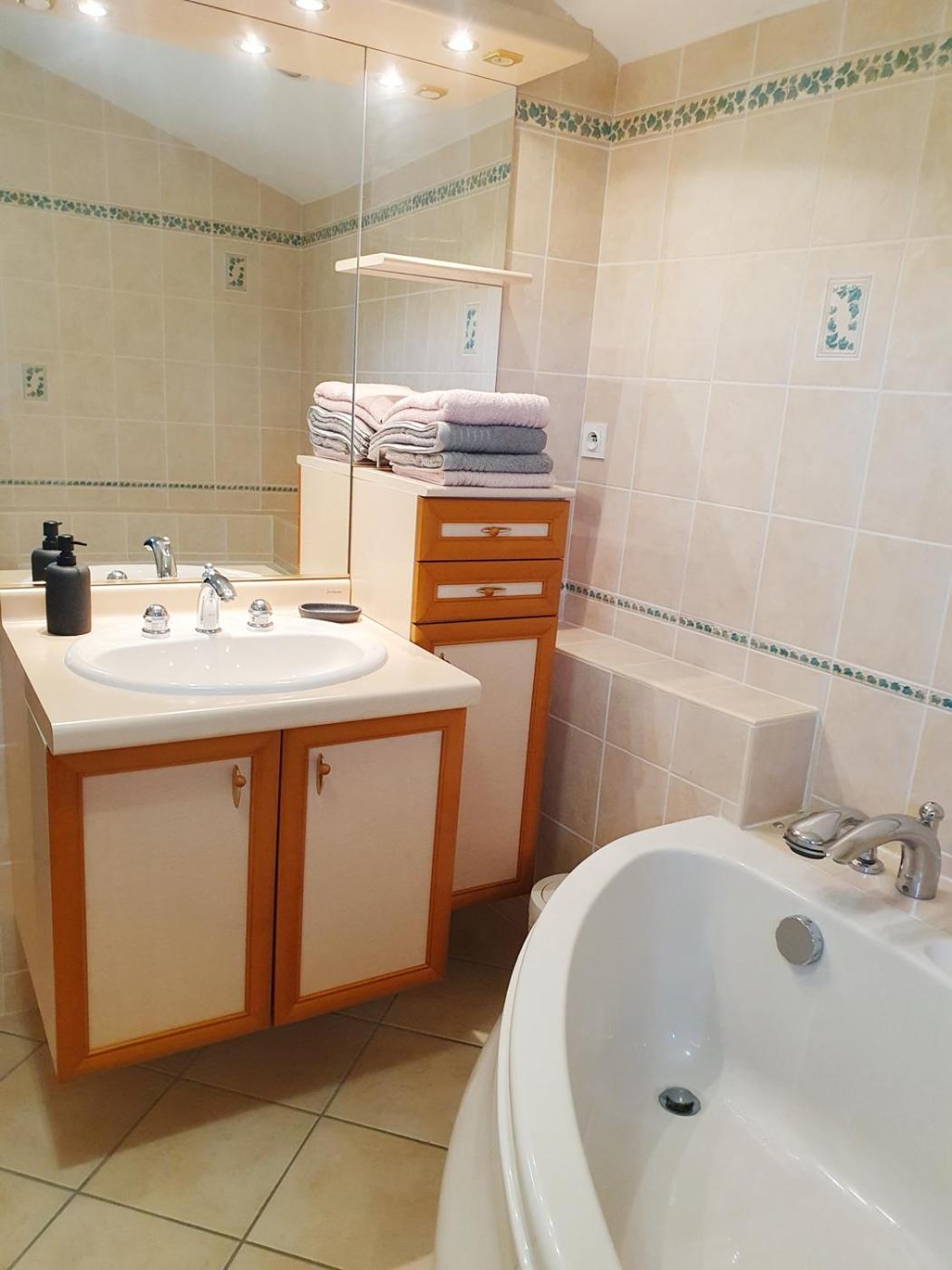 Le Clos Violet Clesse Holiday Home For 6 Exteriör bild